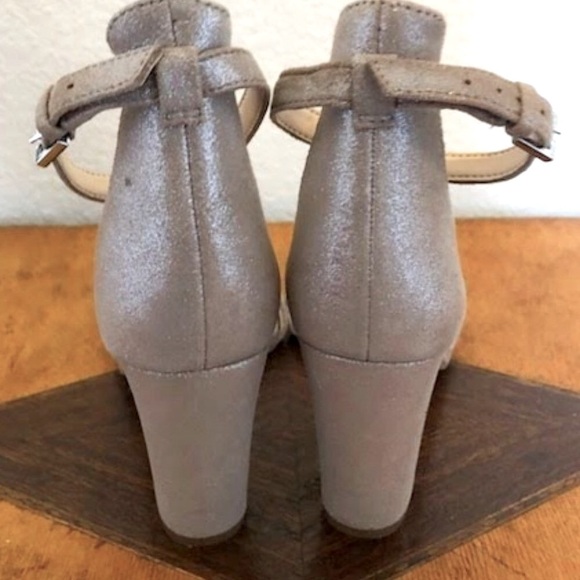 New VINCE CAMUTO Corlina Metallic Rose Gold Leather Sandal Block Heel 5.5 - Picture 5 of 7